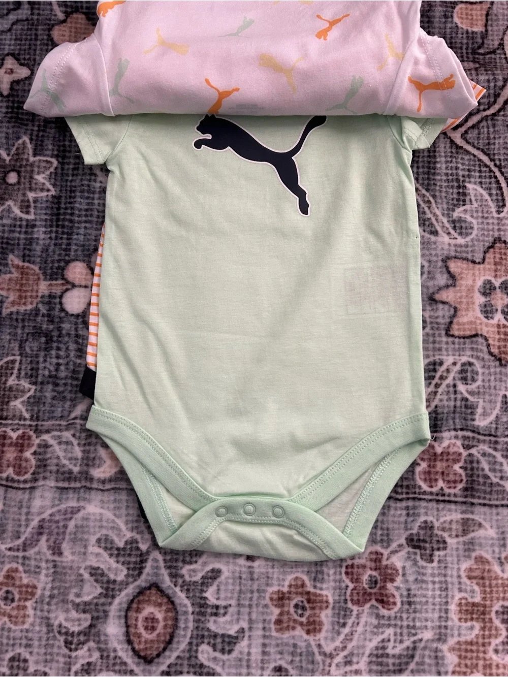 ✅ Puma Baby 4-Pack Bodysuits 3-6M NWT Orange Mint Stripe All-Over Print Logo - Picture 4 of 9